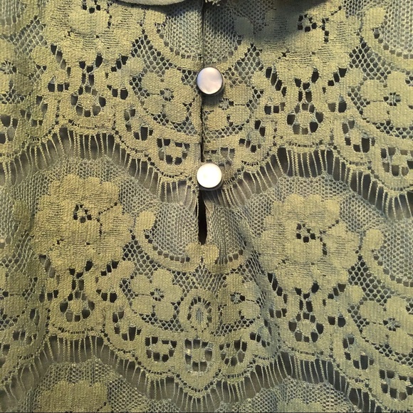 Banana Republic Green Lace Front Ruffle Top - Picture 6 of 8